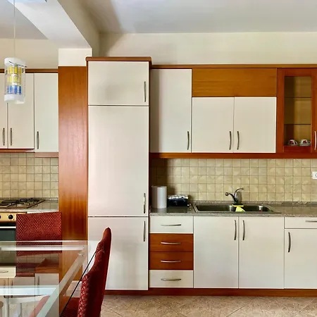 Jasmine Seaview Apartment *